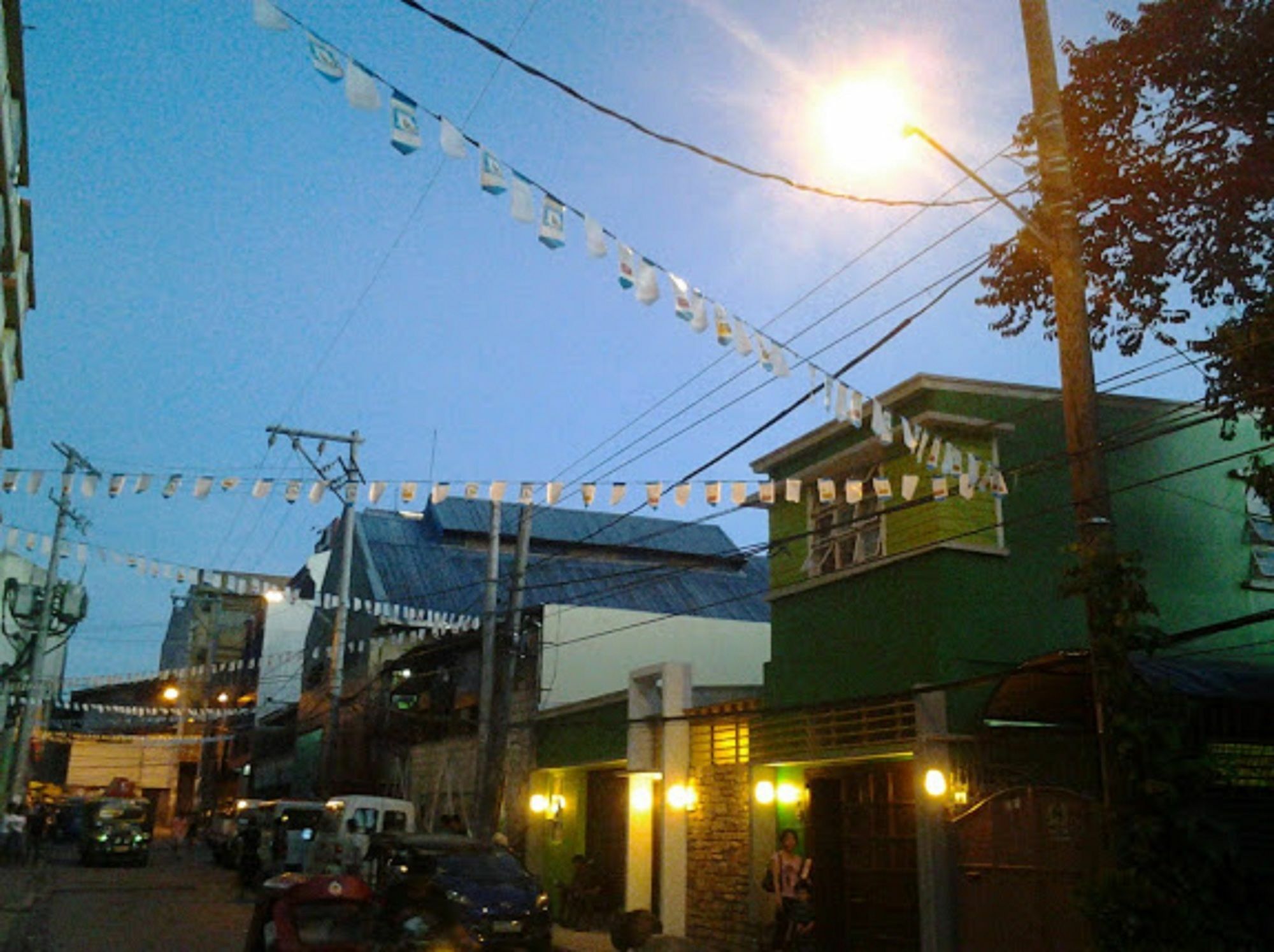 ครอสโร้ดส์ โฮสเทล มะนิลา - ไม่ใช่ที่พักกักตัว Mandaluyong ภายนอก รูปภาพ